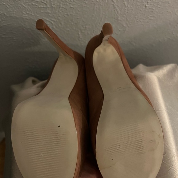 Never worn! Stunning rose-beige suede heels - Picture 4 of 4